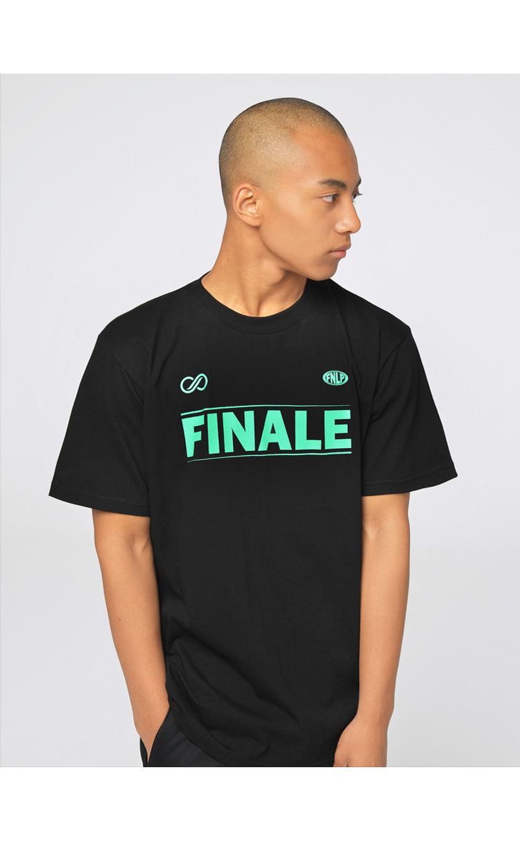 파이널 랩(FINALLAP) 피날레 로고 티셔츠