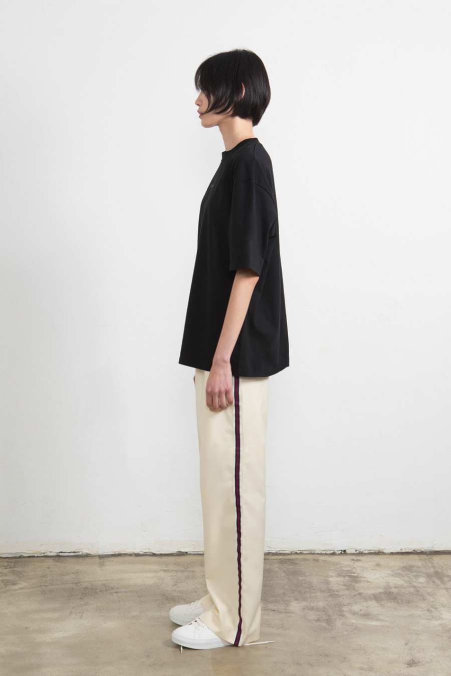 누(NOUS) L’Avenir T-Shirt (Black)