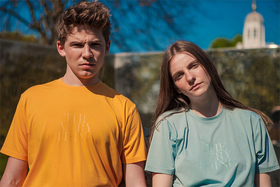 더 베리 띵(THE VERY THING) 심플 프린트 티셔츠(옐로우)