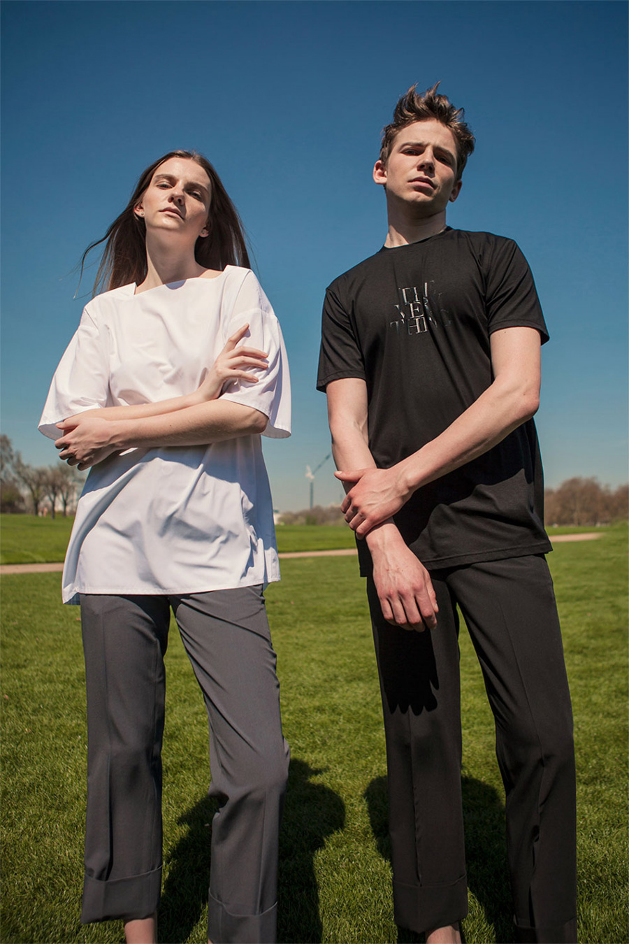 더 베리 띵(THE VERY THING) 심플 프린트 티셔츠(블랙)