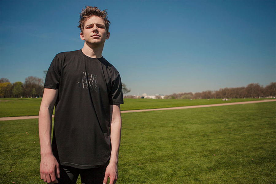 더 베리 띵(THE VERY THING) 심플 프린트 티셔츠(블랙)