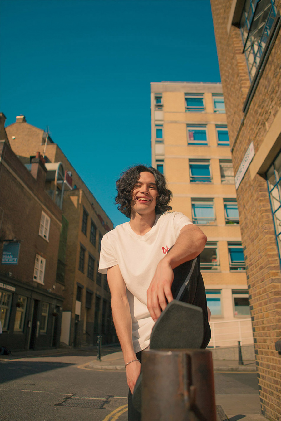 노블클로즈(NOVELCLOTHES) 로고 베이직 티셔츠(화이트)