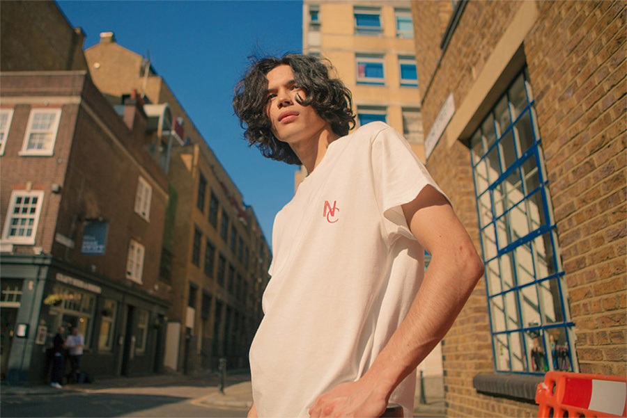 노블클로즈(NOVELCLOTHES) 로고 베이직 티셔츠(화이트)