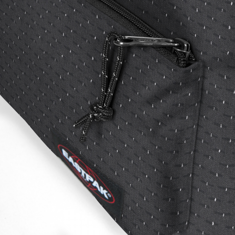 이스트팩(EASTPAK) PADDED SLEEKR EICBA04 39T