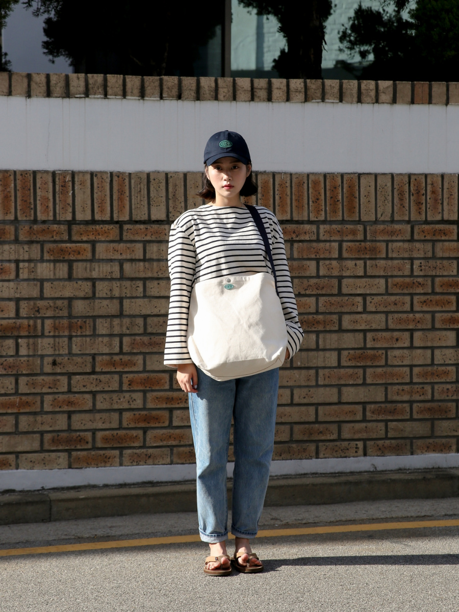 쿠커리(COOKERY) Blueberry Cross Bag
