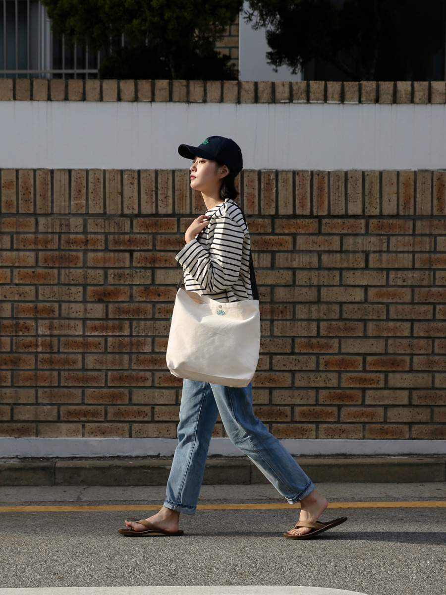 쿠커리(COOKERY) Earlgrey Cross Bag