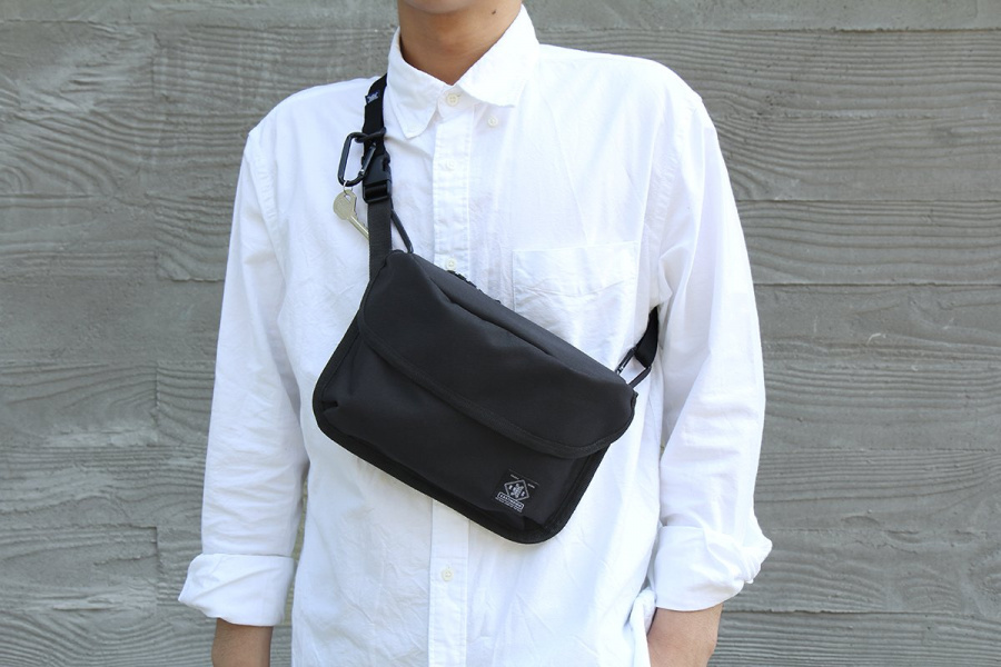 이스트인디고(EASTINDIGO) 볼륨 사코슈백 블랙