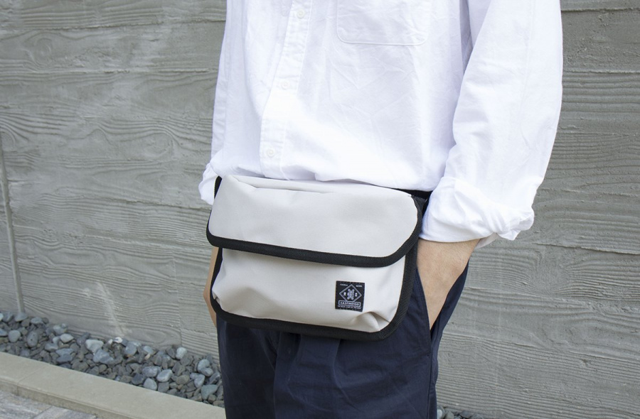 이스트인디고(EASTINDIGO) 볼륨 사코슈백 블랙