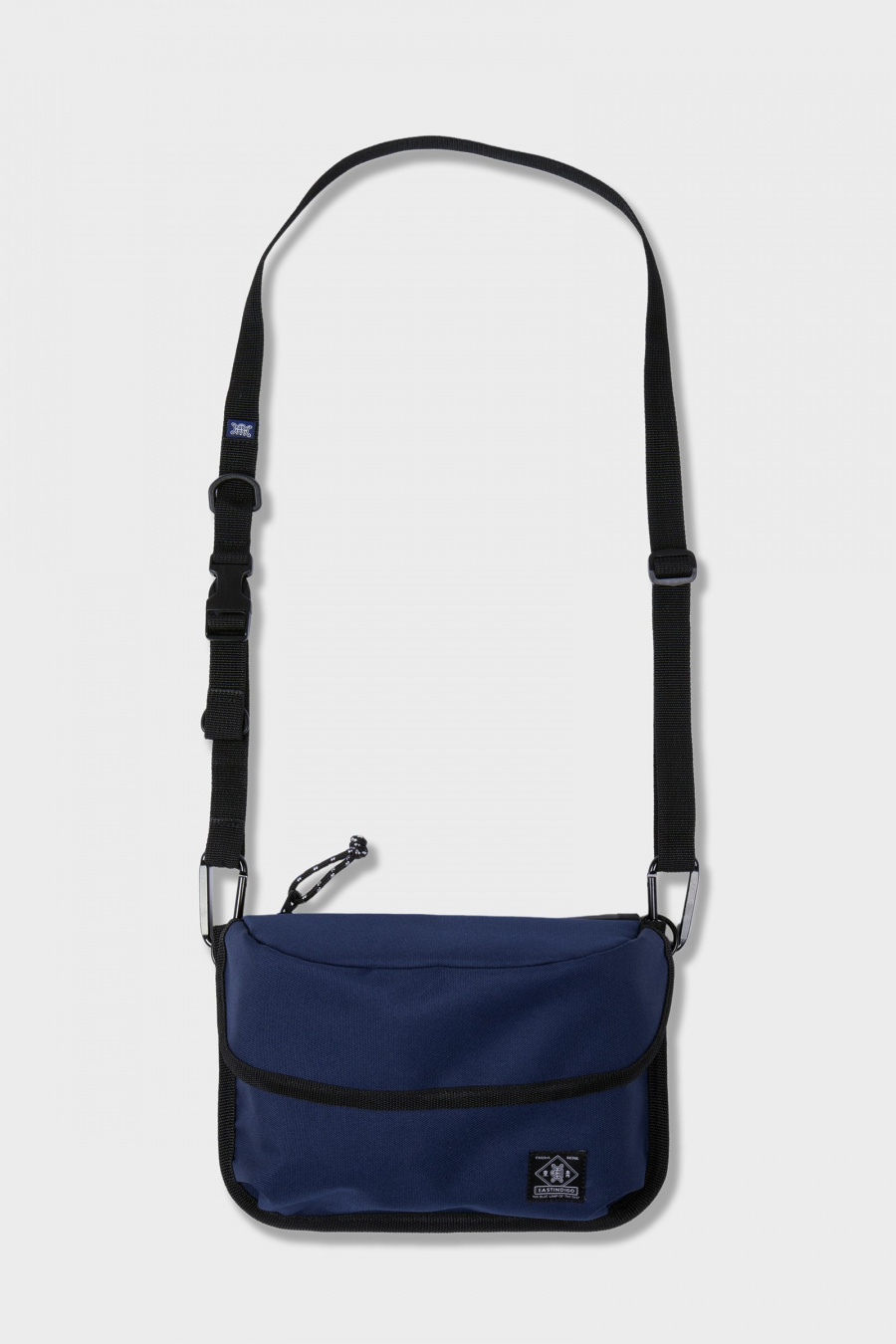 이스트인디고(EASTINDIGO) 볼륨 사코슈백 블랙