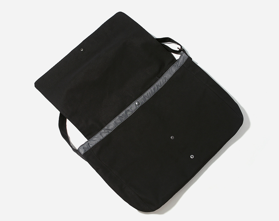 커버낫(COVERNAT) AUTHENTIC LOGO MAIL BAG BLACK
