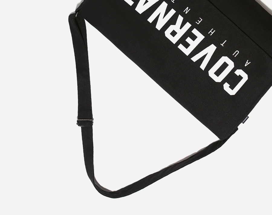 커버낫(COVERNAT) JERSEY LOGO MAIL BAG BLACK