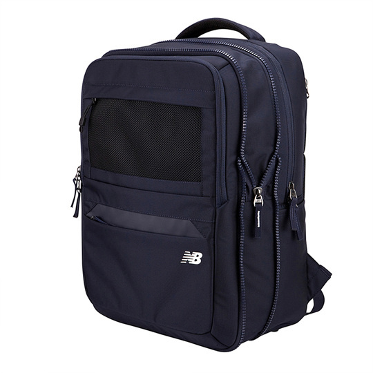 () 3D SQUARE BACKPACK