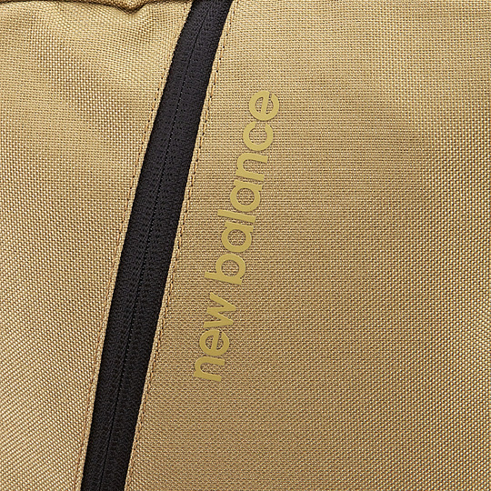 () SOLID SQUARE SLING BAG