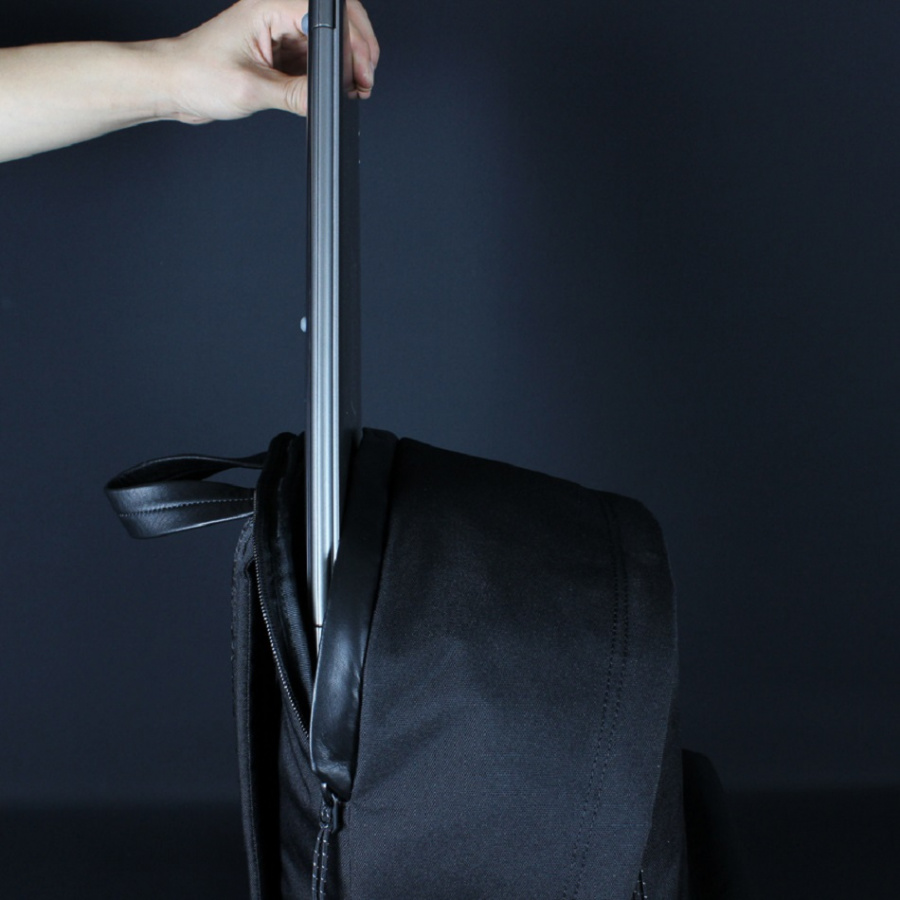 세러데이일레븐(SATURDAY ELEVEN) 리프라퍼 백팩 블랙