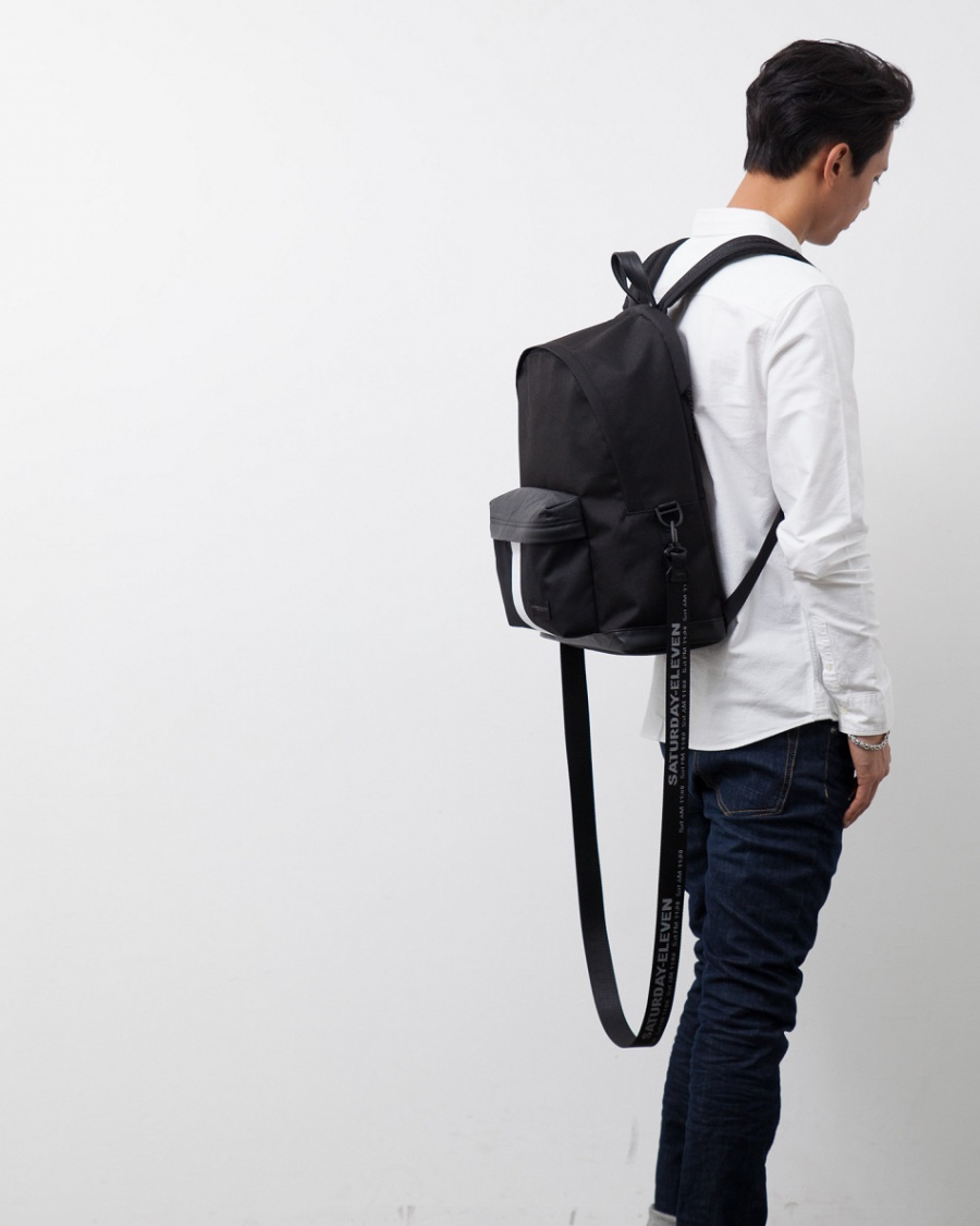 세러데이일레븐(SATURDAY ELEVEN) 리프라퍼 백팩 블랙/화이트