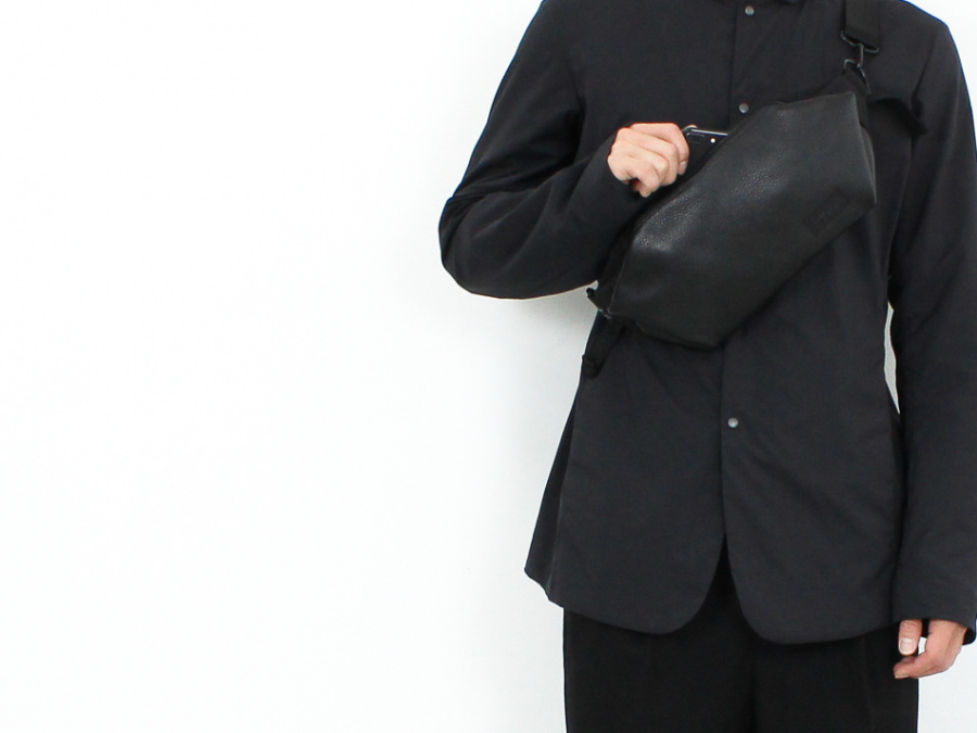 세러데이일레븐(SATURDAY ELEVEN) 리스윙 슬링백 블랙