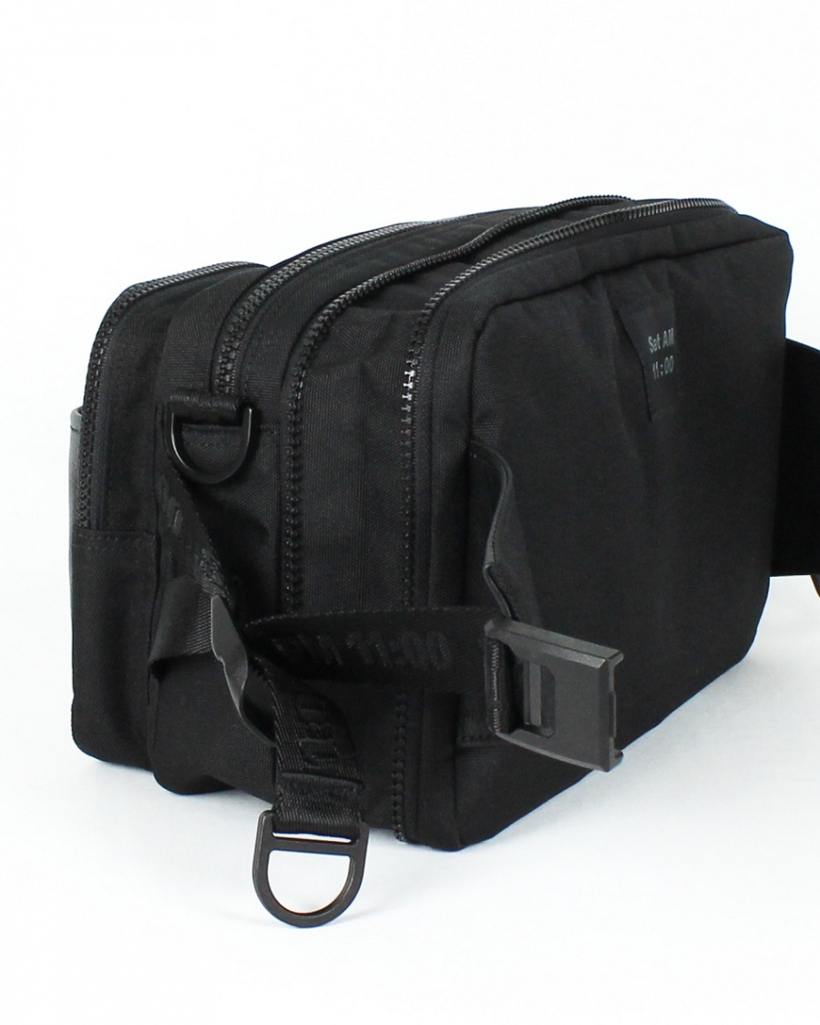 세러데이일레븐(SATURDAY ELEVEN) 리엑스크로스 슬링백 블랙