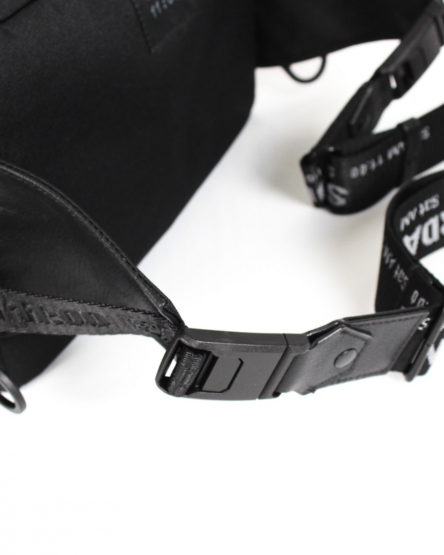 세러데이일레븐(SATURDAY ELEVEN) 리엑스크로스 슬링백 블랙