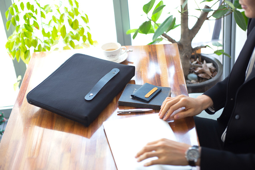 메이크 디(MAKE D) HYD 남성 블랙 브리프 클러치 크로스 백 가방