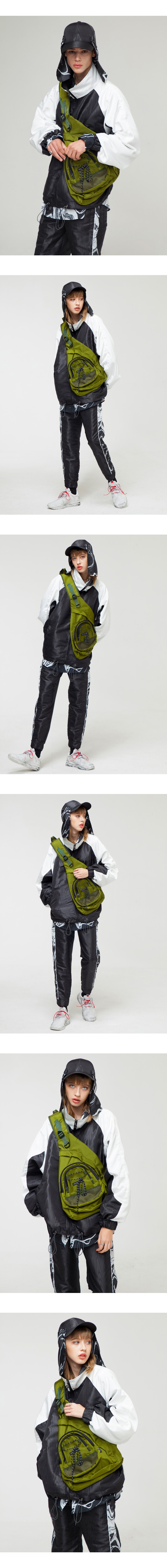 그레이티스트(THE GREATEST) GT18FW17 EFFECT SLING BAG KHAKI