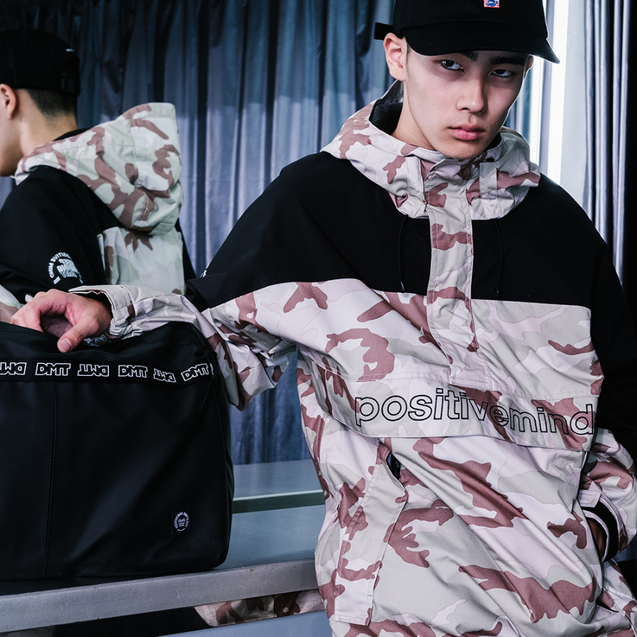 디엠티_피에스티브이엠(DMT_PSTVM) LOGO TAPE TRAVEL BOOTS BAG CROW BLACK(TPU)