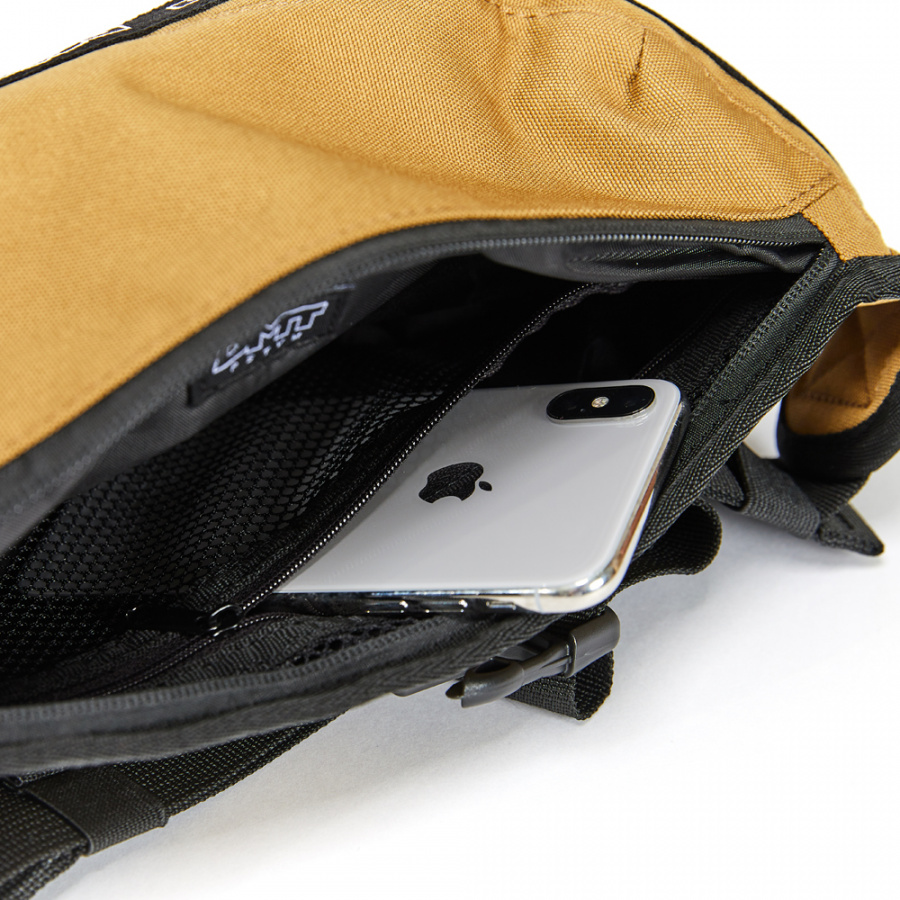 디엠티_피에스티브이엠(DMT_PSTVM) LOGO TAPE WAIST BAG BEIGE