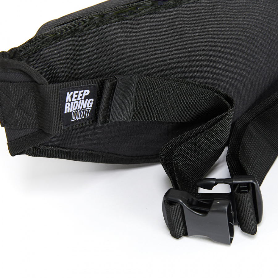 디엠티_피에스티브이엠(DMT_PSTVM) LOGO TAPE WAIST BAG BLACK