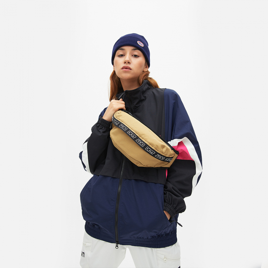 디엠티_피에스티브이엠(DMT_PSTVM) LOGO TAPE WAIST BAG CROW BLACK(TPU)