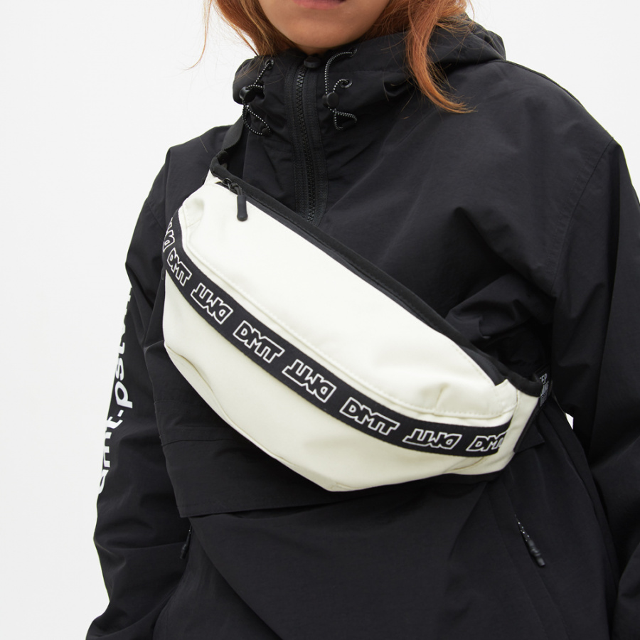디엠티_피에스티브이엠(DMT_PSTVM) LOGO TAPE WAIST BAG IVORY
