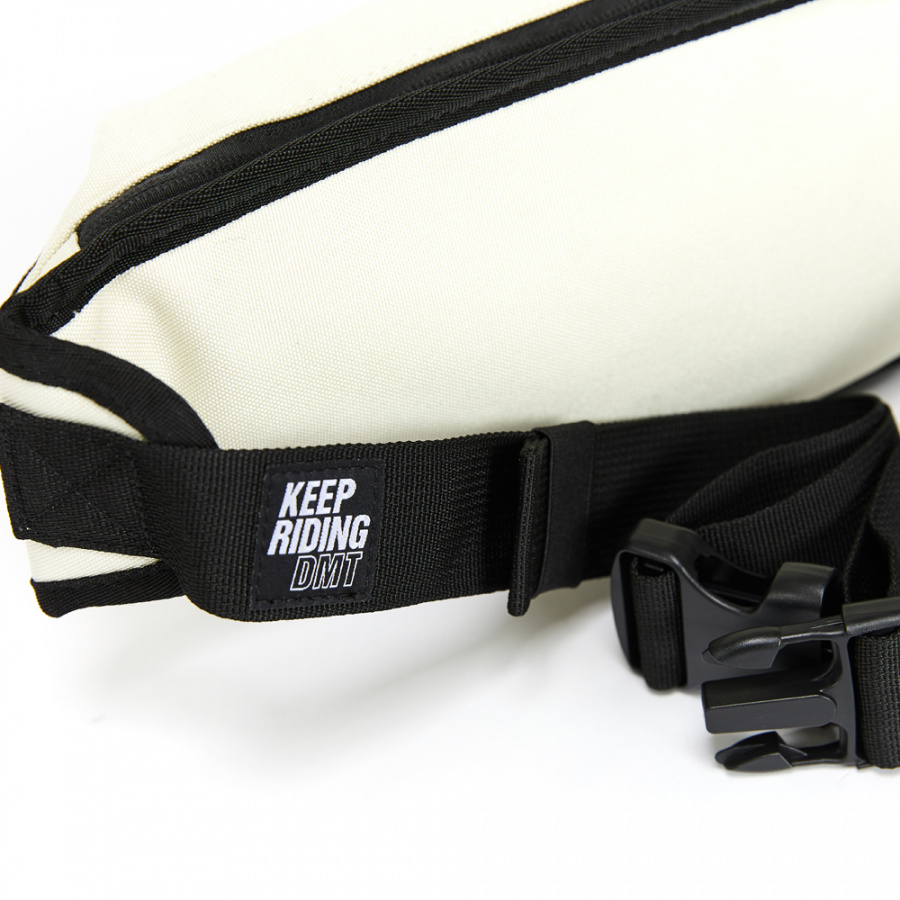 디엠티_피에스티브이엠(DMT_PSTVM) LOGO TAPE WAIST BAG IVORY