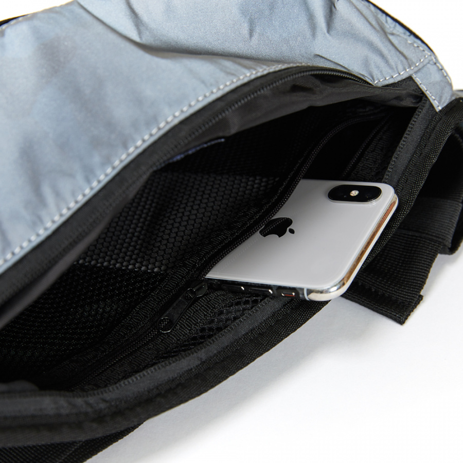 디엠티_피에스티브이엠(DMT_PSTVM) LOGO TAPE WAIST BAG REFELCTIVE GREY CAMO