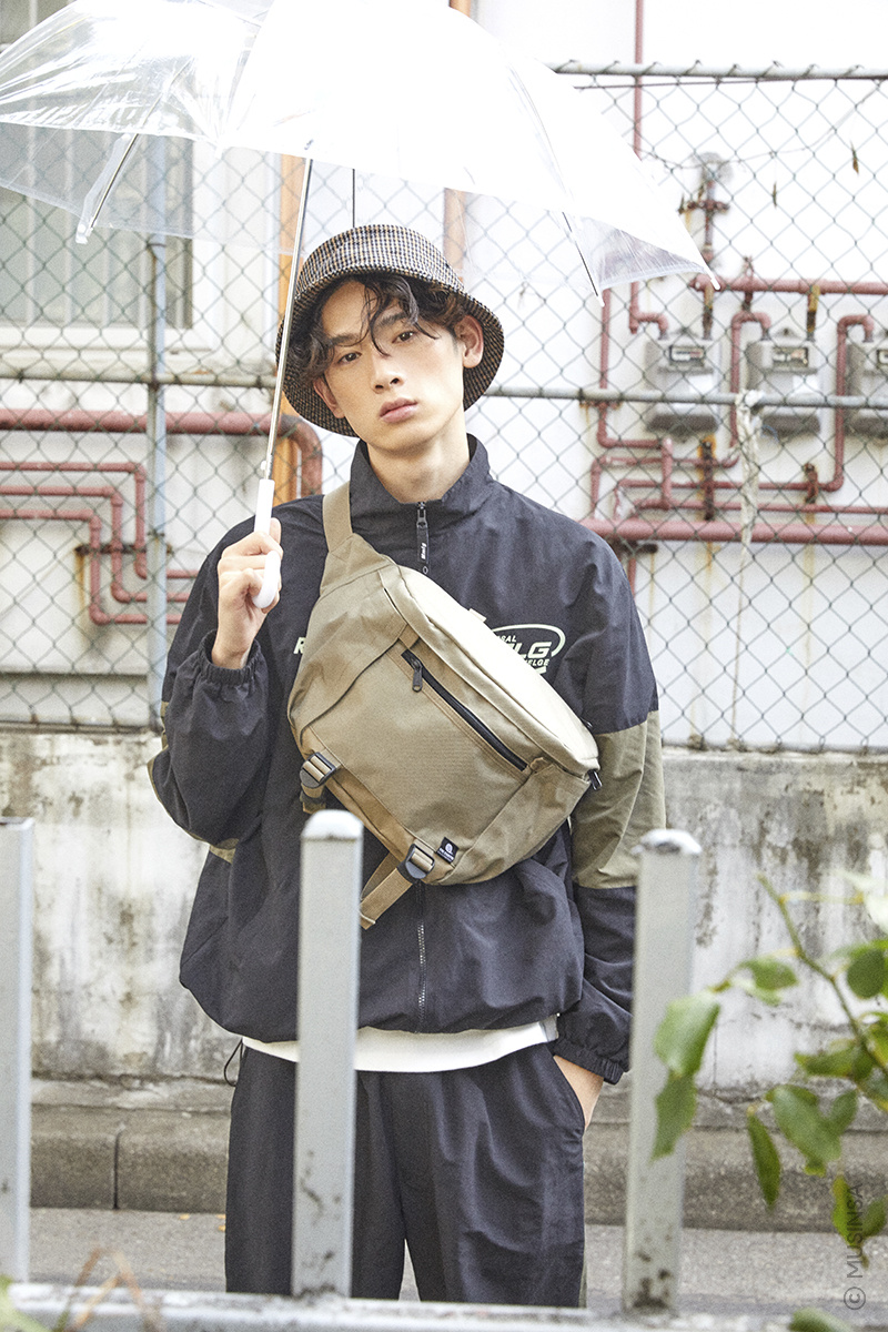 디얼스(THE EARTH) WASHED CORDURA 12L WAIST BAG - BLACK
