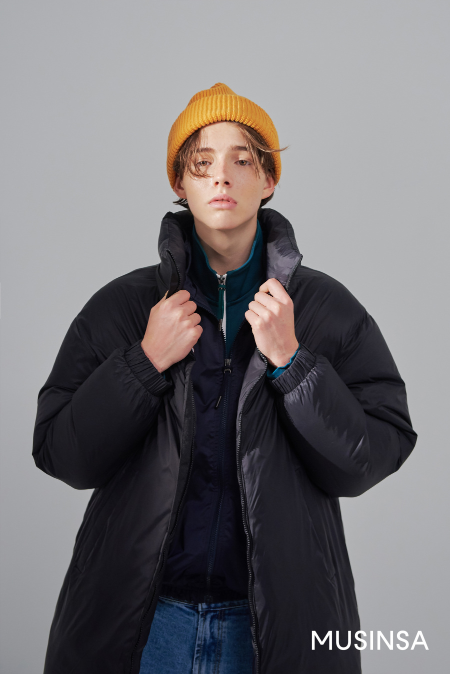 휠라(FILA) 리버시블 롱다운 점퍼_블랙에디션 (FE2DJA6103XBBK)