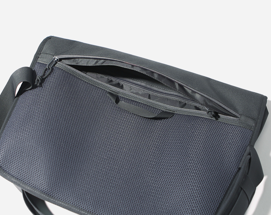 커버낫(COVERNAT) CORDURA MESSENGER BAG GRAY
