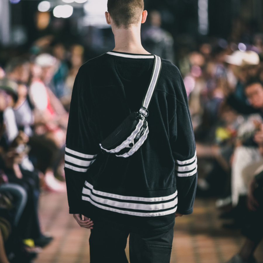 이스트팩(EASTPAK) [WHITE MOUNTAINEERING] WM SP.R.INGER (EJABW07 44X)