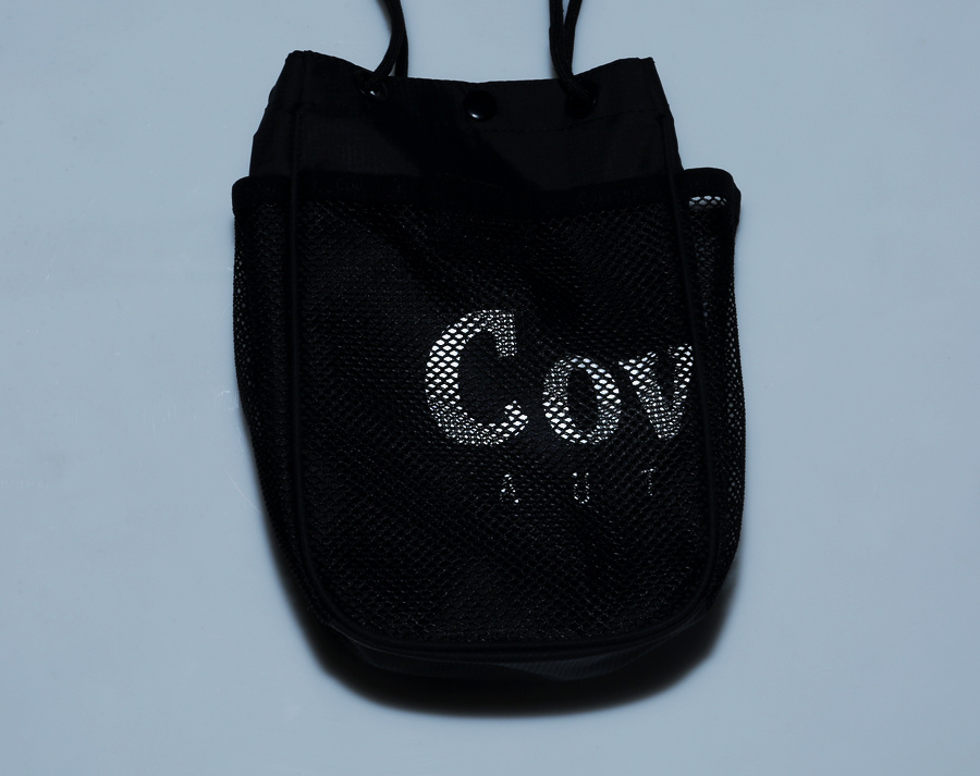 커버낫(COVERNAT) AUTHENTIC LOGO POUCH BAG BLACK