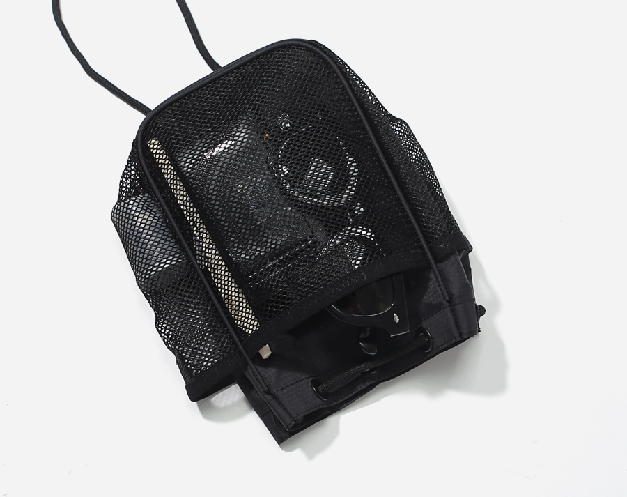 커버낫(COVERNAT) AUTHENTIC LOGO POUCH BAG BLACK