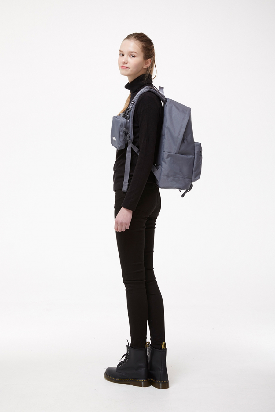 네이키드니스(NEIKIDNIS) COMPACT DAYPACK / CHARCOAL