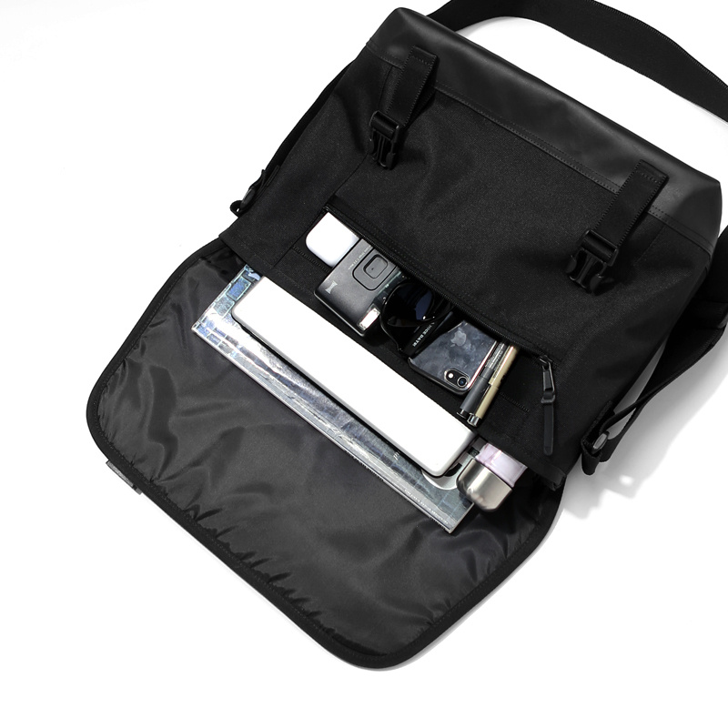 이벳필드(EBBETSFIELD) CORDURA MESSENGER BAG BLACK