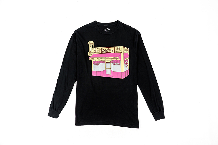 드라마에서 영감을 얻은 차이나타운마켓(CHINATOWN MARKET)과 패커슈즈(PACKER SHOES)의 캡슐 컬렉션 드라마에서 영감을 얻은 차이나타운마켓(CHINATOWN MARKET)과 패커슈즈(PACKER SHOES)의 캡슐 컬렉션