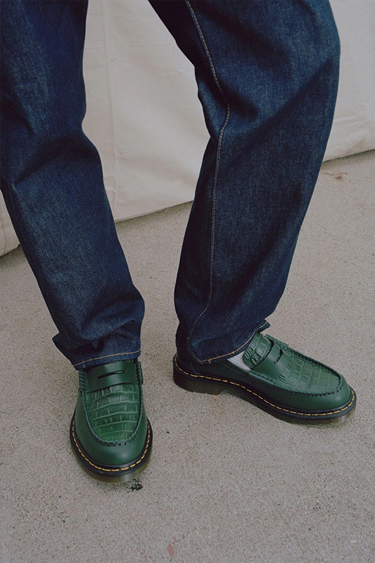스투시(STUSSY)와 닥터마틴(DR.MARTENS)의 로퍼 합작 스투시(STUSSY)와 닥터마틴(DR.MARTENS)의 로퍼 합작