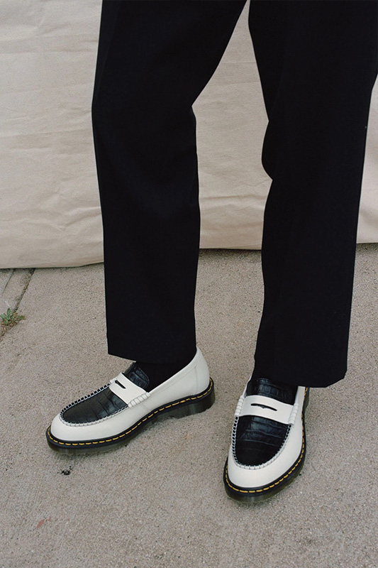 스투시(STUSSY)와 닥터마틴(DR.MARTENS)의 로퍼 합작 스투시(STUSSY)와 닥터마틴(DR.MARTENS)의 로퍼 합작