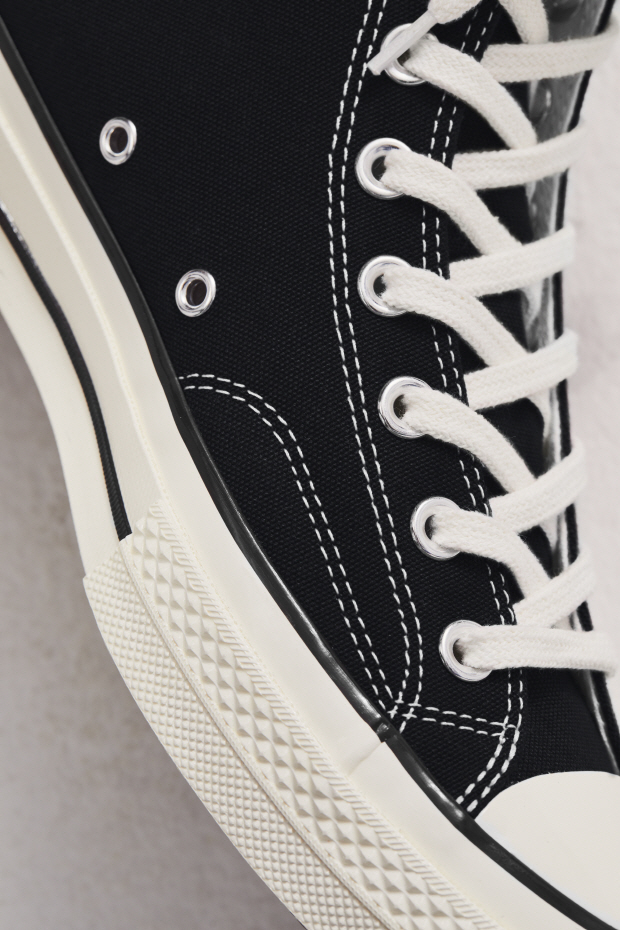 컨버스(CONVERSE)의 스테디셀러 척 70 블랙 무신사 한정 재발매! 컨버스(CONVERSE)의 스테디셀러 척 70 블랙 무신사 한정 재발매!