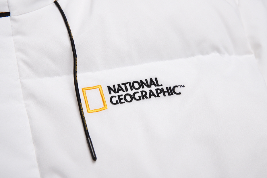 겨울의 막바지를 장식할 내셔널지오그래픽(NATIONALGEOGRAPHIC)의 화이트 컬러 롱패딩 겨울의 막바지를 장식할 내셔널지오그래픽(NATIONALGEOGRAPHIC)의 화이트 컬러 롱패딩