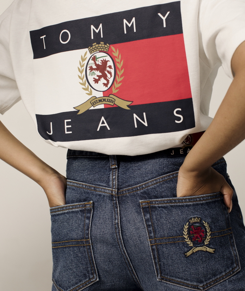 무신사 스페셜 이슈 : 무신사 한정으로 선보이는 타미 진(TOMMY JEANS)의 크레스트 캡슐 컬렉션 무신사 스페셜 이슈 : 무신사 한정으로 선보이는 타미 진(TOMMY JEANS)의 크레스트 캡슐 컬렉션