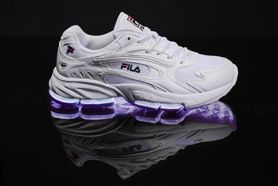 휠라(FILA), 새로운 디자인의 스니커즈 이머지 2 99 발매 휠라(FILA), 새로운 디자인의 스니커즈 이머지 2 99 발매