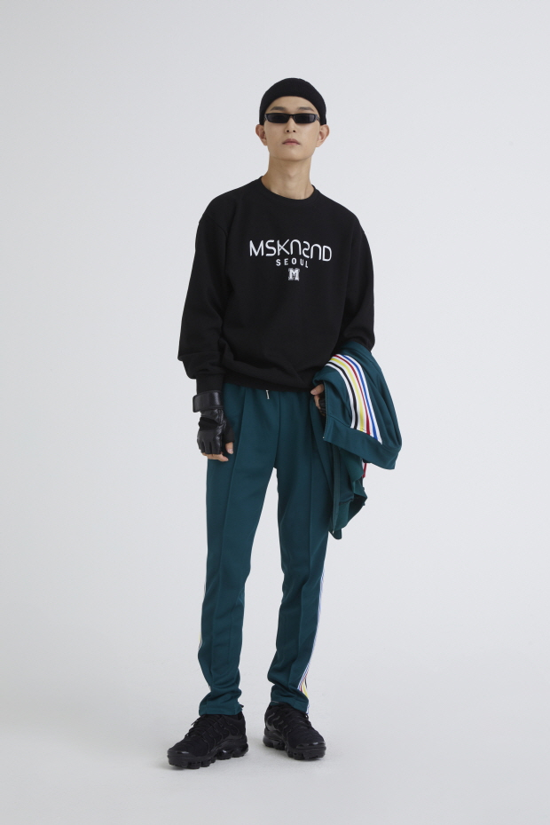 문수권세컨(MSKN2ND), 18 F/W 컬렉션 무신사 단독 최대 20% 할인 문수권세컨(MSKN2ND), 18 F/W 컬렉션 무신사 단독 최대 20% 할인