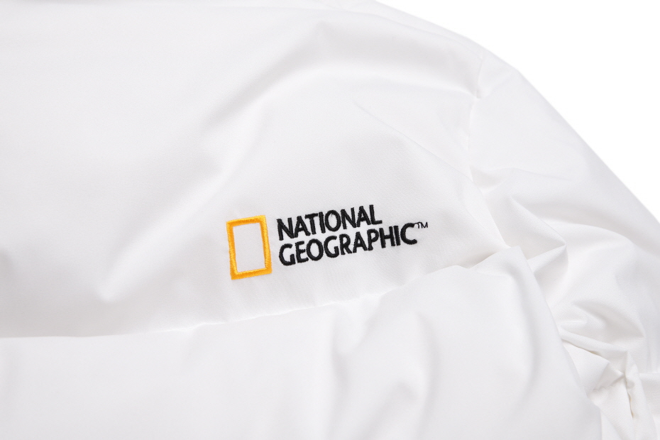 겨울의 막바지를 장식할 내셔널지오그래픽(NATIONALGEOGRAPHIC)의 화이트 컬러 롱패딩 겨울의 막바지를 장식할 내셔널지오그래픽(NATIONALGEOGRAPHIC)의 화이트 컬러 롱패딩