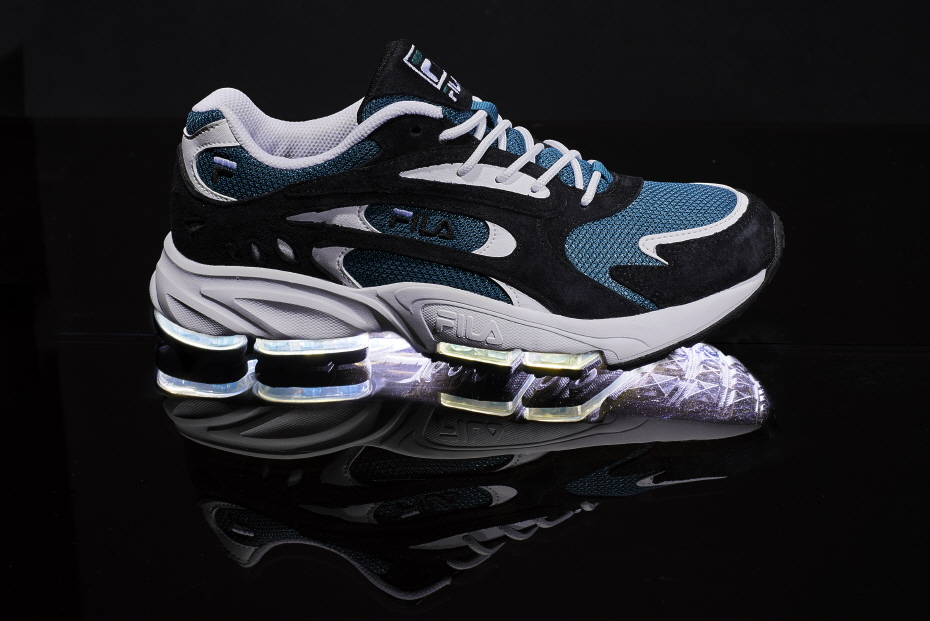 휠라(FILA), 새로운 디자인의 스니커즈 이머지 2 99 발매 휠라(FILA), 새로운 디자인의 스니커즈 이머지 2 99 발매