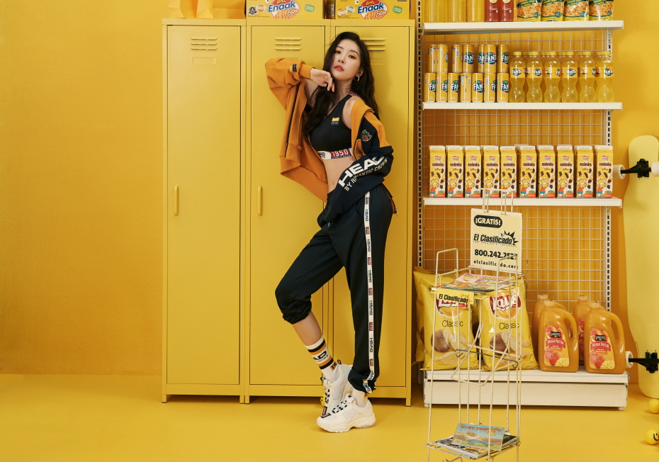 무신사 스페셜 이슈 : 헤드(HEAD) X 로맨틱크라운(ROMANTIC CROWN) 19 S/S 1차 한정 발매 무신사 스페셜 이슈 : 헤드(HEAD) X 로맨틱크라운(ROMANTIC CROWN) 19 S/S 1차 한정 발매